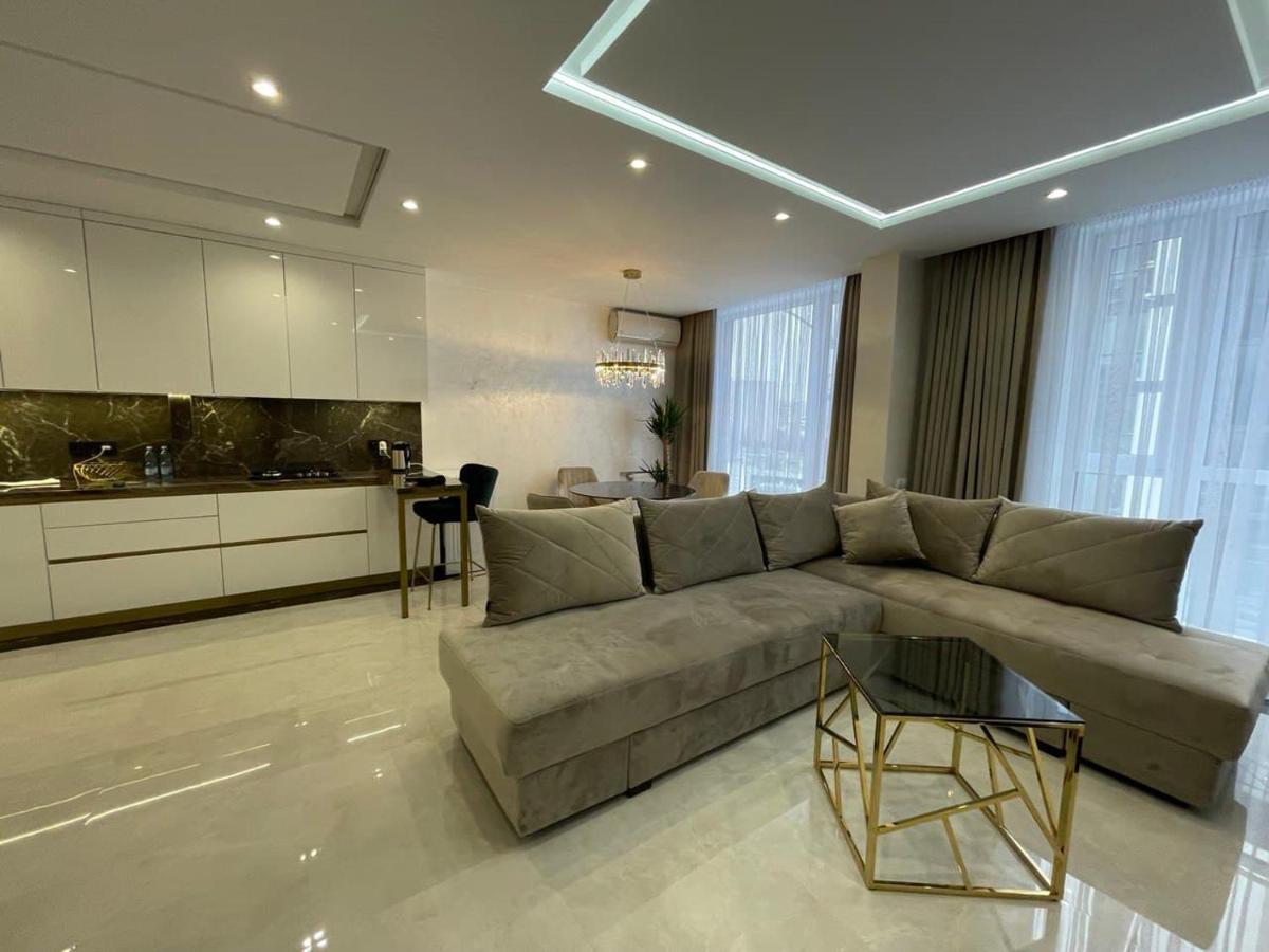 Apartments Vip Avalon Лвив Екстериор снимка