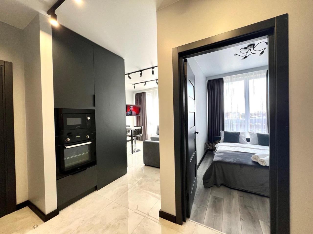 Apartments Vip Avalon Лвив Екстериор снимка
