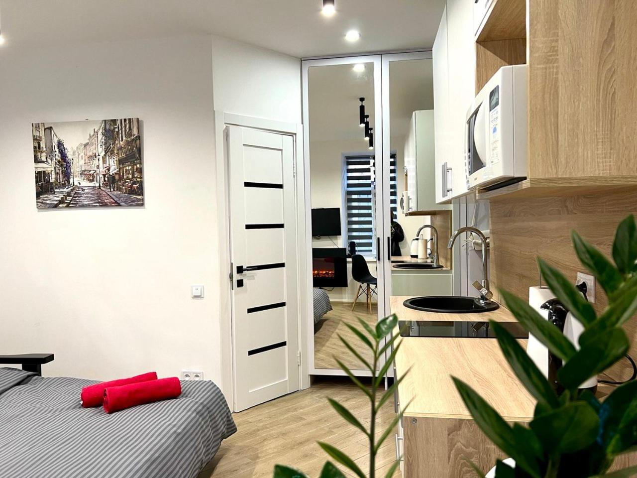 Apartments Vip Avalon Лвив Екстериор снимка