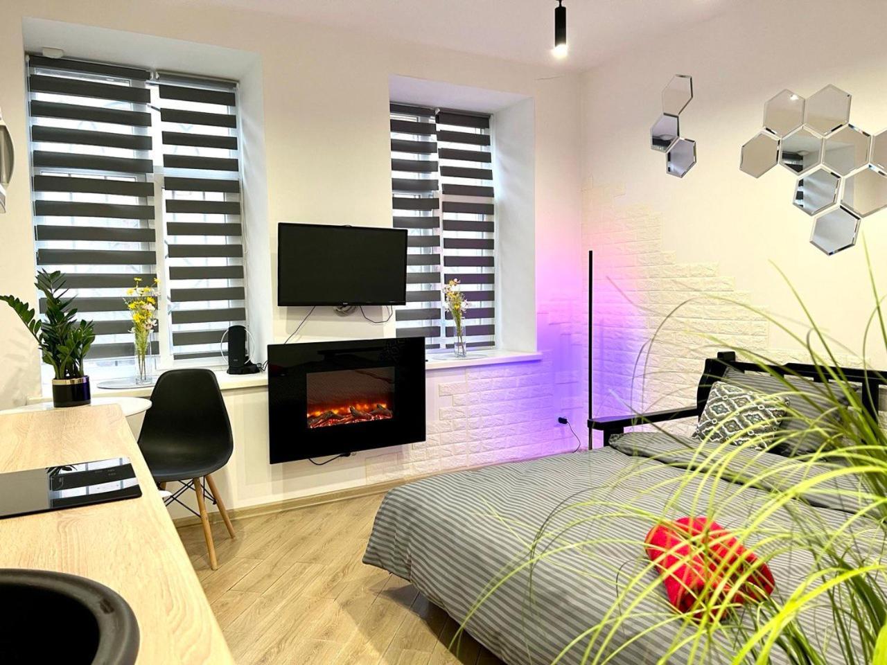Apartments Vip Avalon Лвив Екстериор снимка