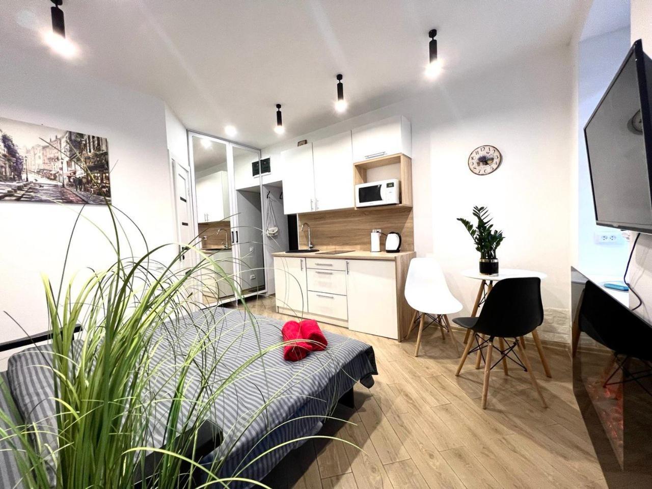 Apartments Vip Avalon Лвив Екстериор снимка