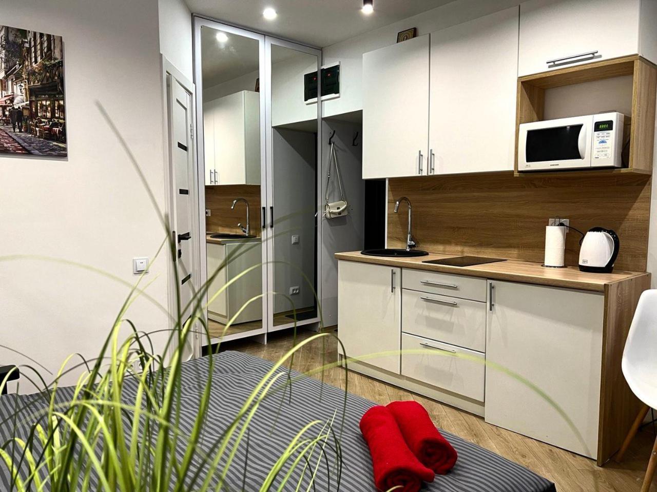 Apartments Vip Avalon Лвив Екстериор снимка