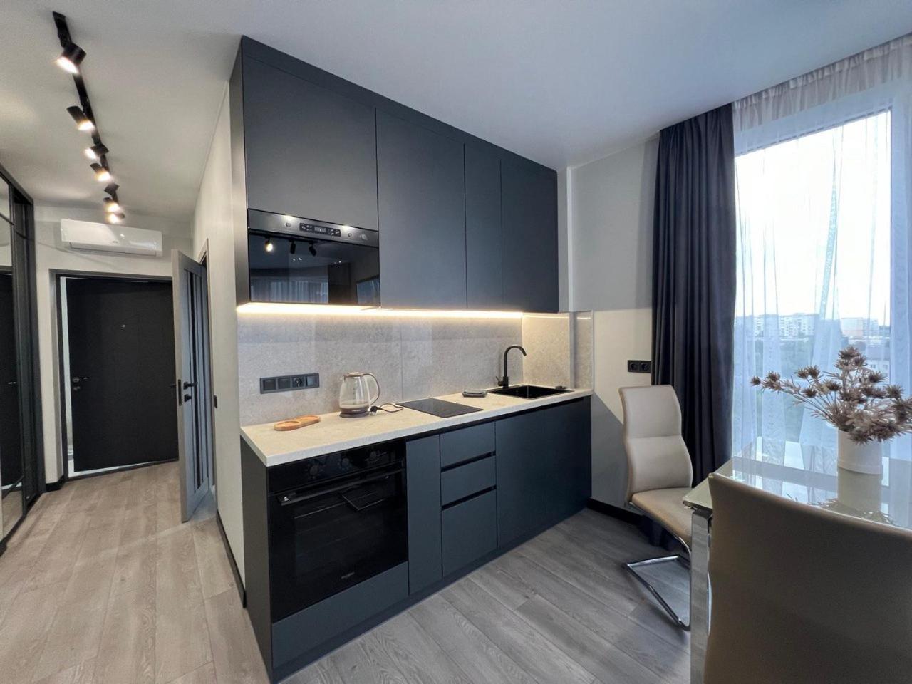 Apartments Vip Avalon Лвив Екстериор снимка