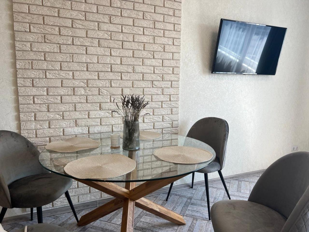 Apartments Vip Avalon Лвив Екстериор снимка