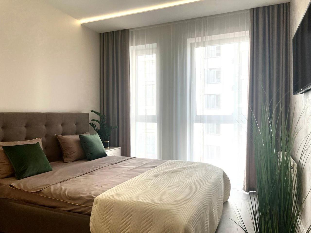 Apartments Vip Avalon Лвив Екстериор снимка