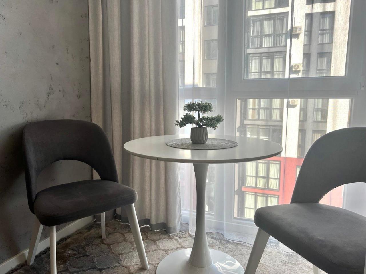 Apartments Vip Avalon Лвив Екстериор снимка