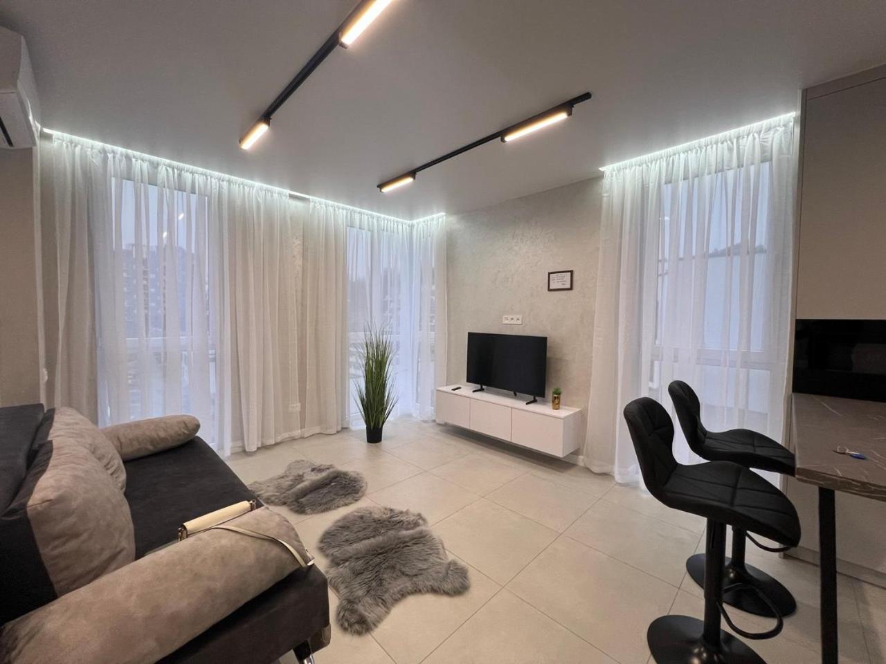 Apartments Vip Avalon Лвив Екстериор снимка
